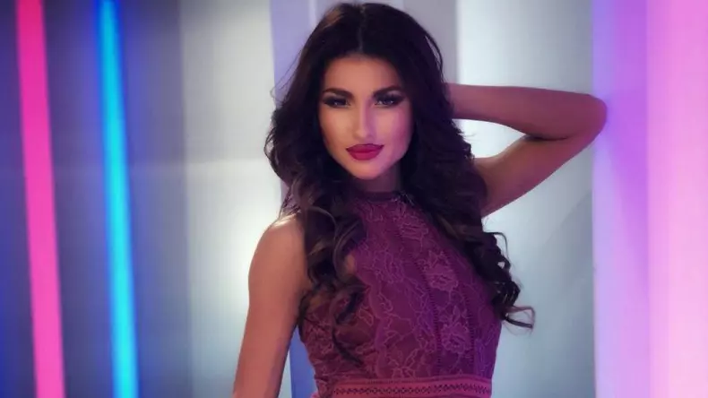 Cine-este-Elena-Marin-de-la-Survivor.-A-jucat-i^n-telenovele-1280x720-1024x576